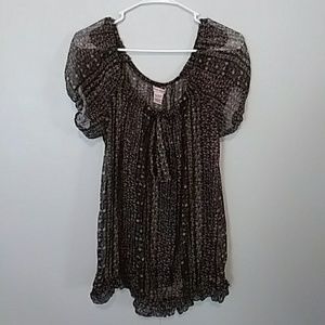 Sheer print short sleeve top🌈 free with bundle!